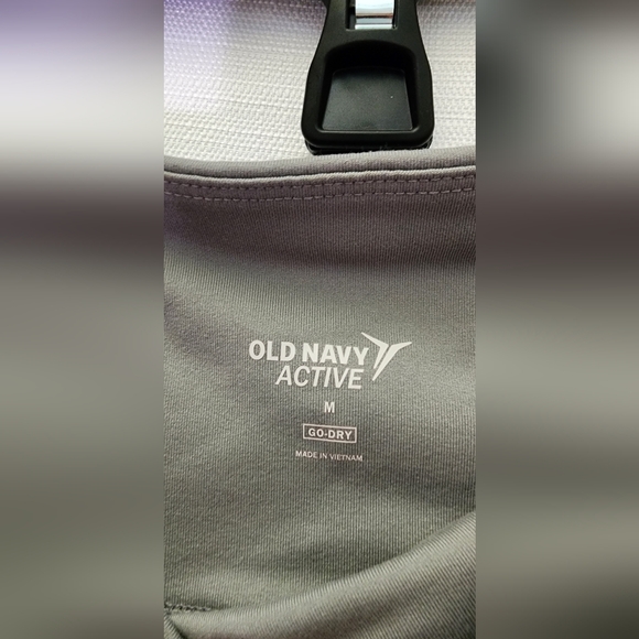 Old Navy Active Dry Leggings - Picture 3 of 3